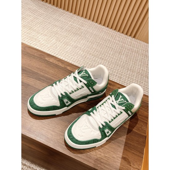 LV SNEAKERS