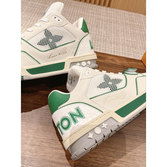 LV SNEAKERS