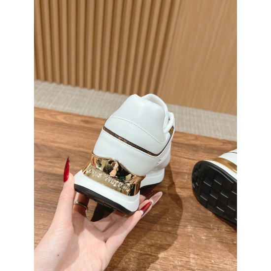LV SNEAKERS