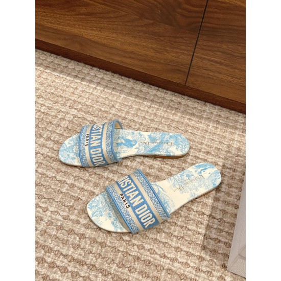 slippers slippers