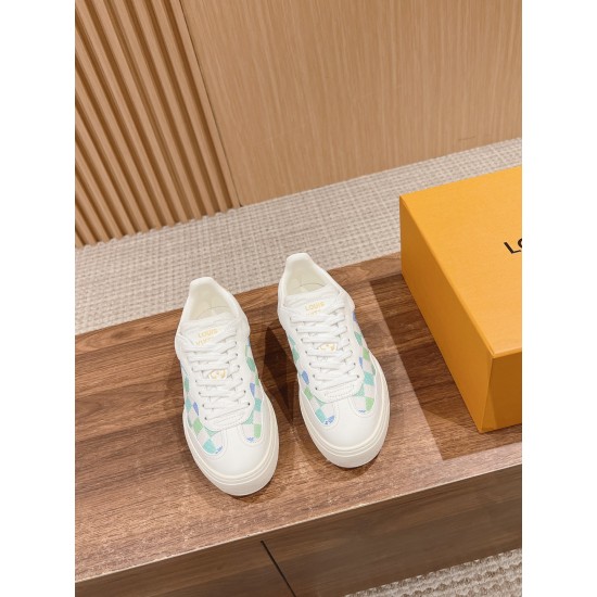 LV SNEAKERS