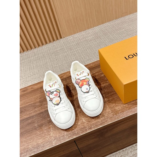 LV SNEAKERS