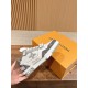 LV SNEAKERS