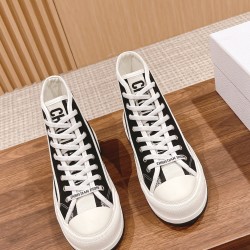 Embroidered Canvas Shoes