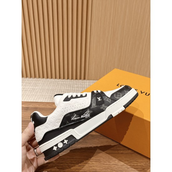 LV SNEAKERS