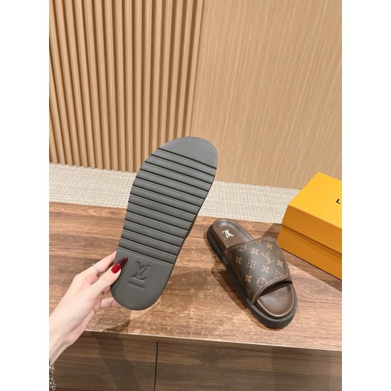 LV SLIPPERS