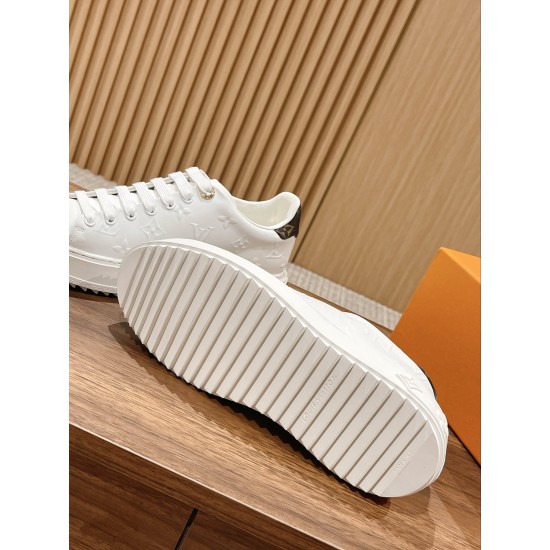 LV SNEAKERS