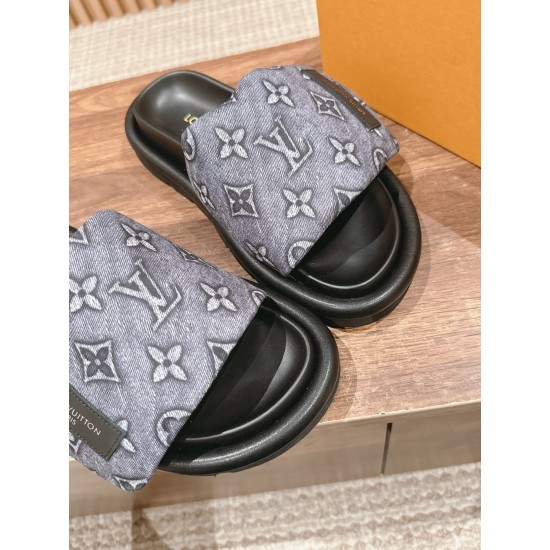 LV SLIPPERS