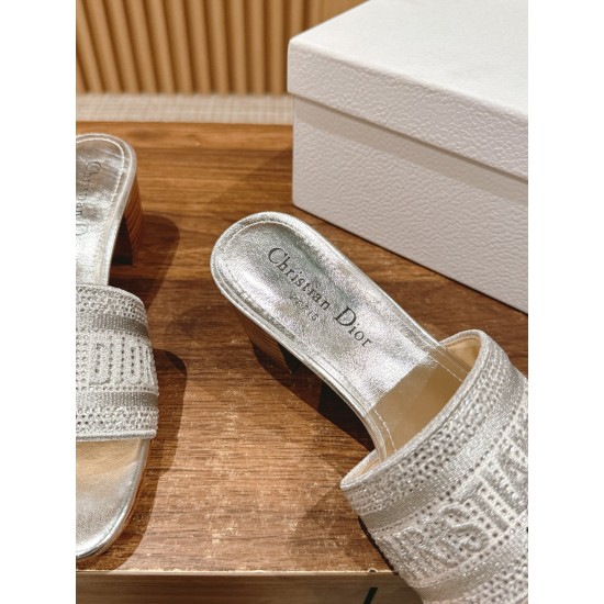 slippers slippers