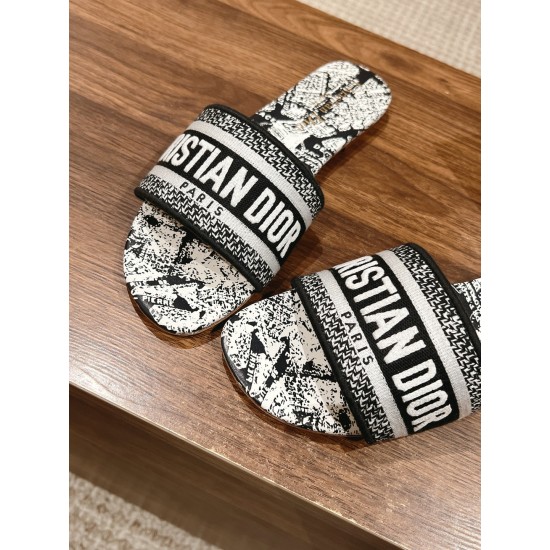 slippers slippers