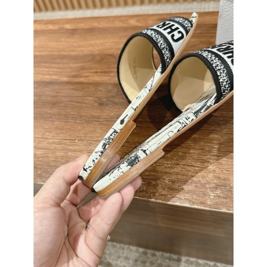 slippers 