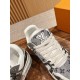 LV SNEAKERS