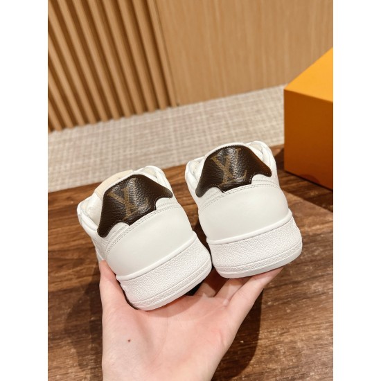 LV SNEAKERS