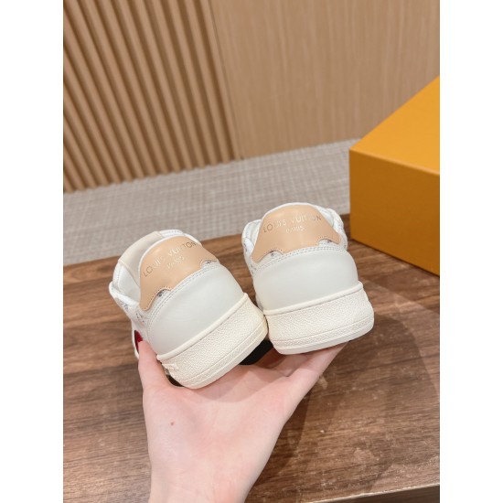 LV SNEAKERS