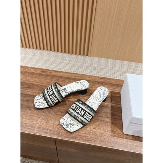 slippers slippers