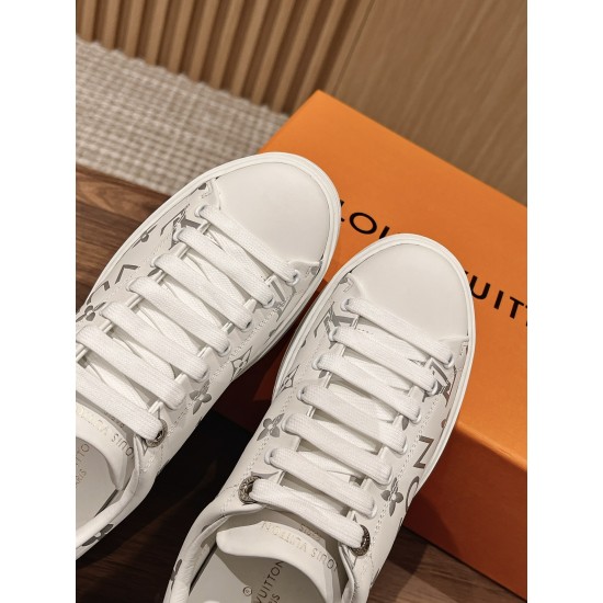 LV SNEAKERS