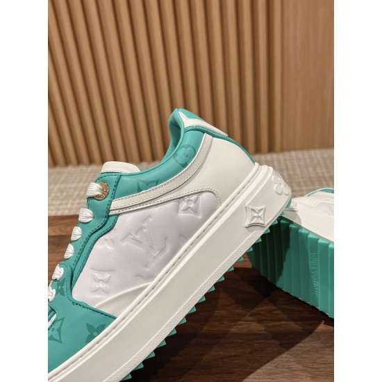 LV SNEAKERS