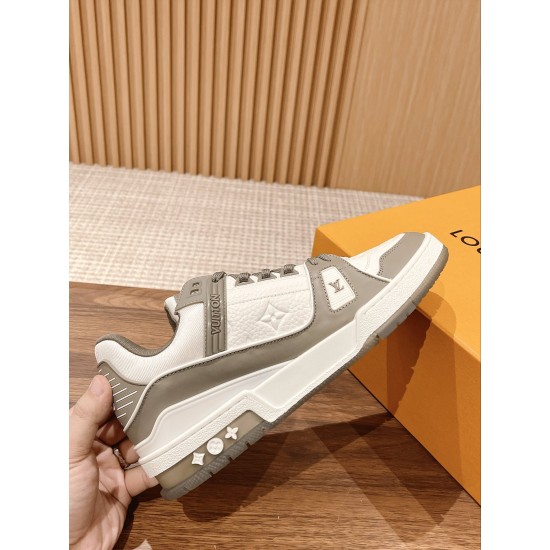 LV SNEAKERS