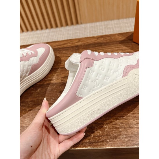 LV SNEAKERS