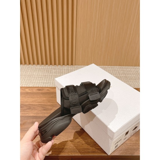 slippers slippers