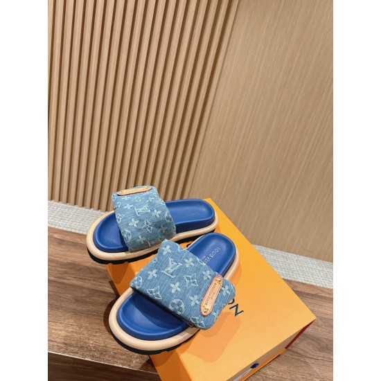 LV SLIPPERS
