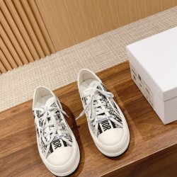 Embroidered Canvas Shoes