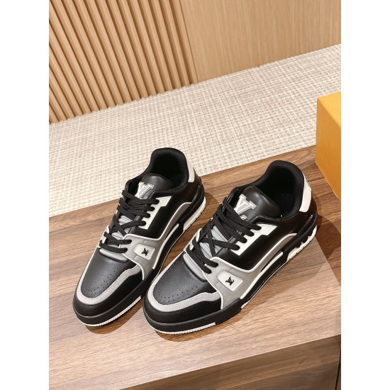 LV SNEAKERS