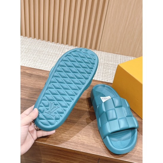 LV SLIPPERS