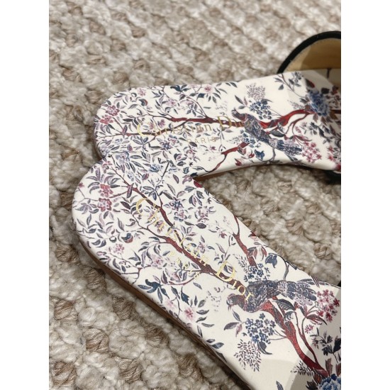 slippers slippers