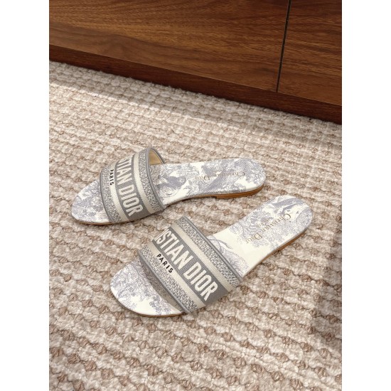 slippers slippers