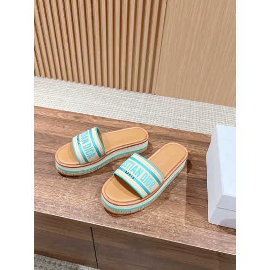slippers 