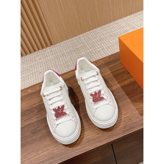 LV SNEAKERS