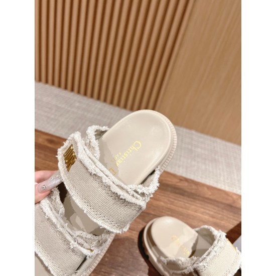 slippers 
