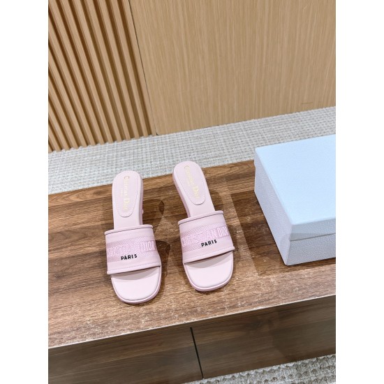 slippers 