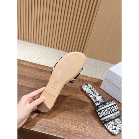 slippers slippers