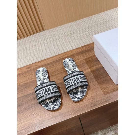slippers slippers