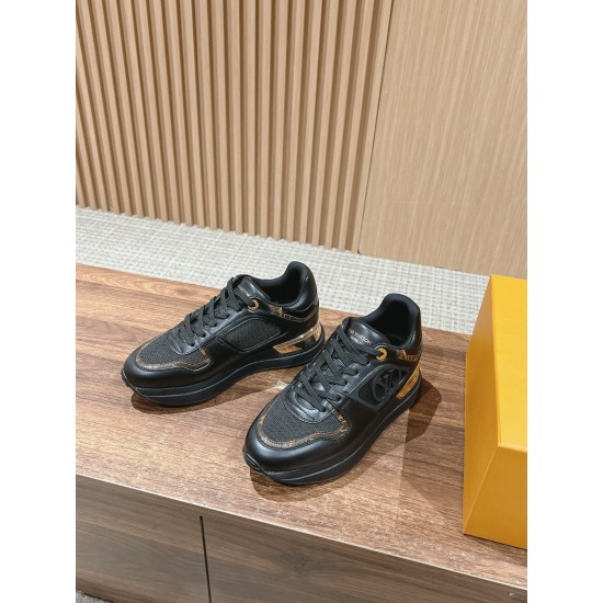 LV SNEAKERS