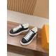 LV SNEAKERS