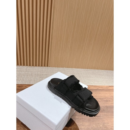 slippers 