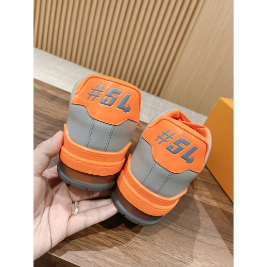 LV SNEAKERS