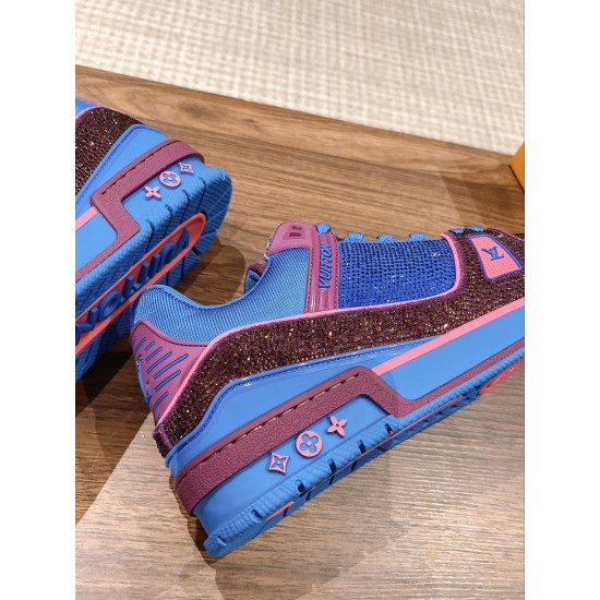 LV SNEAKERS