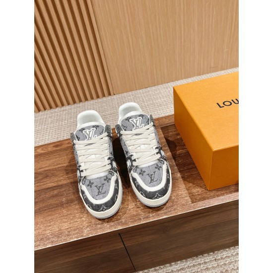 LV SNEAKERS