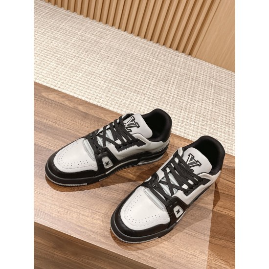 LV SNEAKERS