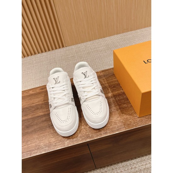 LV SNEAKERS