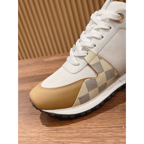 LV SNEAKERS