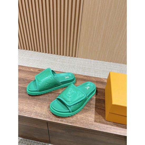 LV SLIPPERS