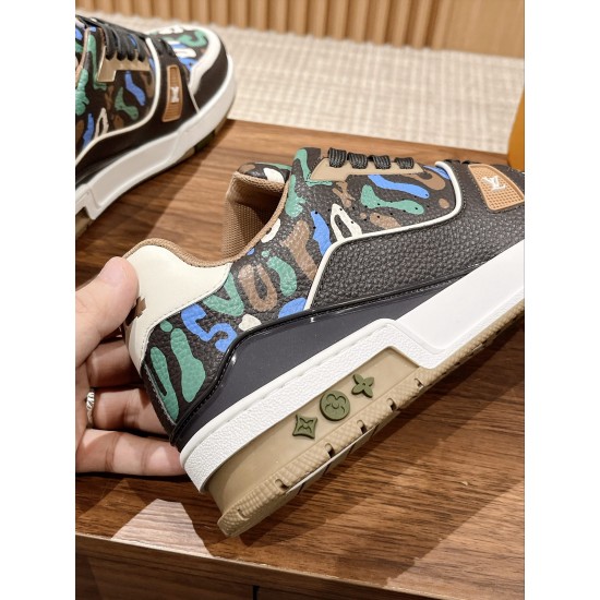 LV SNEAKERS