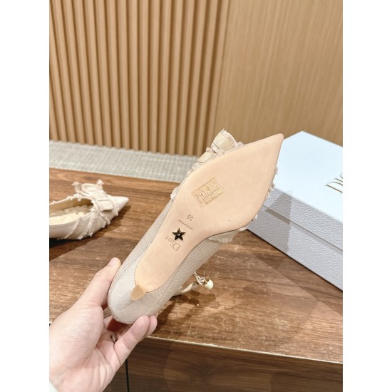 ADIORABLE high heels