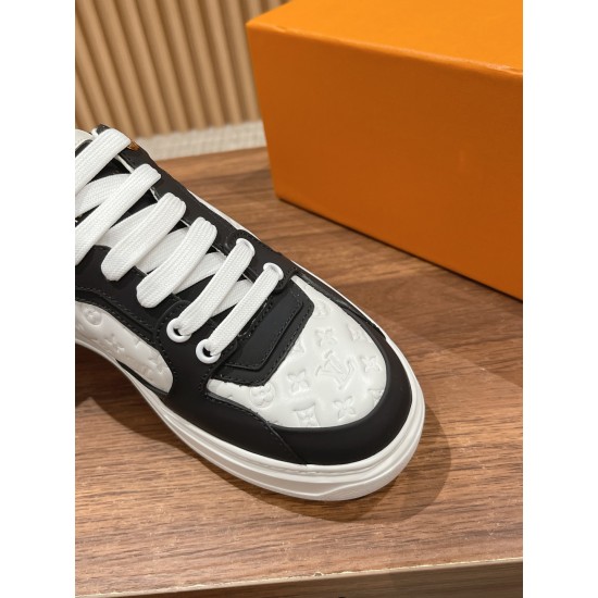 LV SNEAKERS