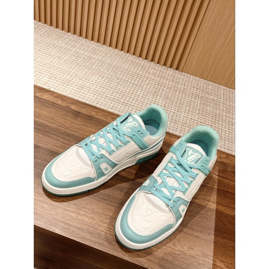 LV SNEAKERS